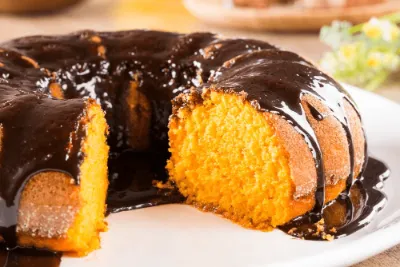 Pastel de zanahoria con glaseado cremoso
